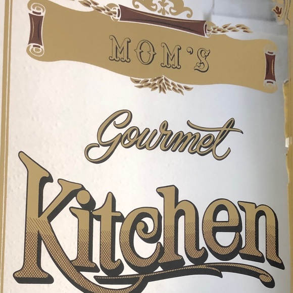 Mom’s Gourmet Kitchen Mirror Sign - Picture 2 of 4